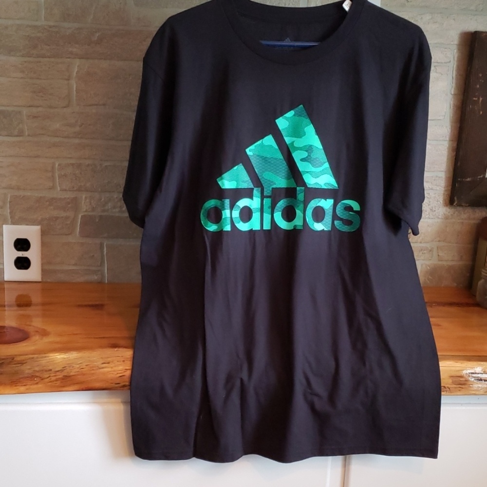Mens Adidas tshirt